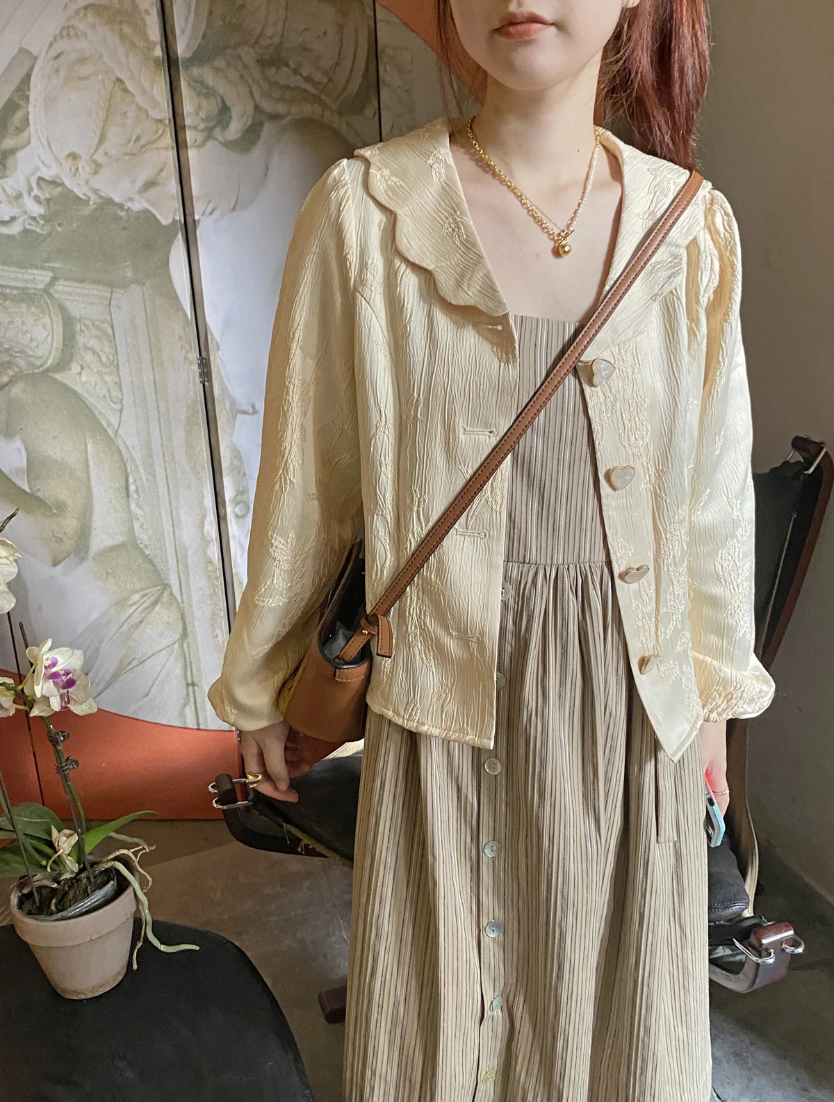 

Женское модное платье ReallyWhy в китайском стиле с атласной текстурой, воротником-облаком, приталенное, с вертикальными полосками и бретелями