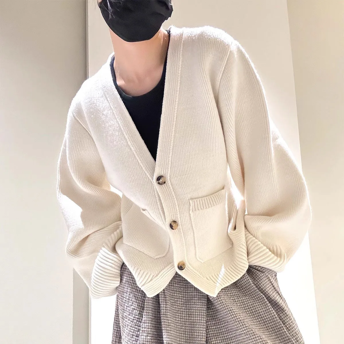 

KIDCRKJ Onesize Female Spring Sweater V-neck High-Waist Button Pocket Women Cardigan Knit Cropped Long Sleeves Jacket For Lady