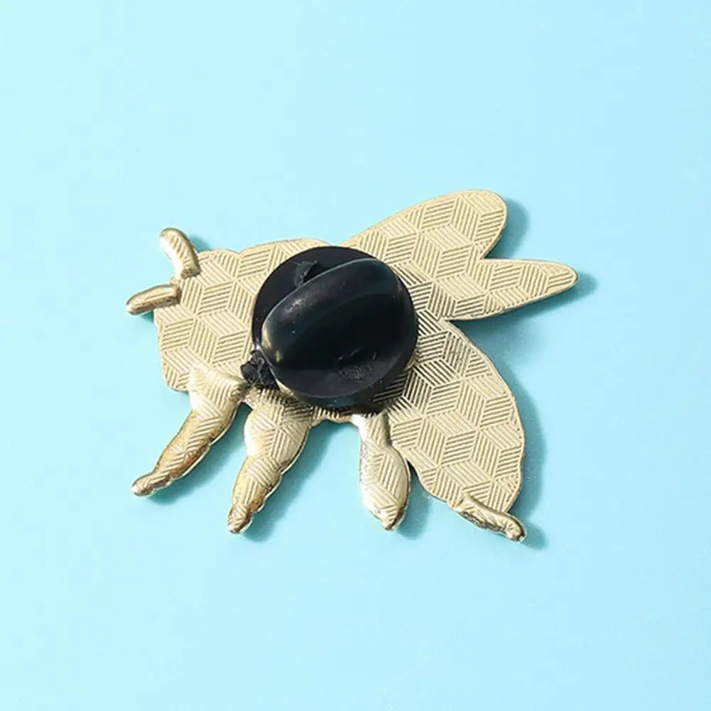 Canvas Bag Bee Decoration Realistic Bee Brooch Pin Metal Honey Bee Enamel Accessory Fashion Jewelry for Suits Coats for Women