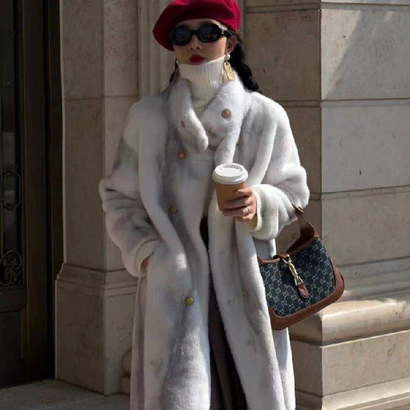 

Зимнее утепленное длинное женское пальто из кроличьего меха, корейская версия, для повседневной носки, водонепроницаемая куртка из норкового бархата, коллекция Зима 2024