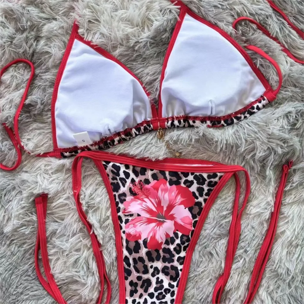 ชุดว่ายน้ำบิกินี่เซ็กซี่ลายเสือดาวสำหรับผู้หญิง ชุดว่ายน้ำแทงกินี่ลายดอกไม้สีแดง ชุดว่ายน้ำสายรัดผูกเชือก ชุดชายหาดแบบผูกคอ ทรงเข้ารูป