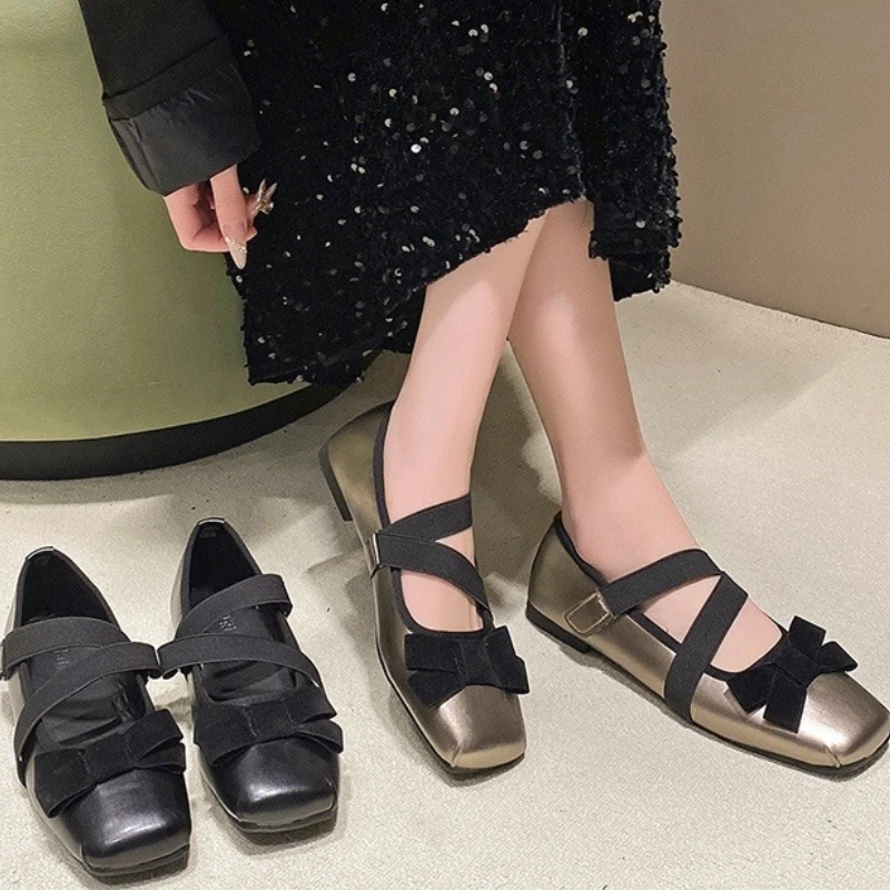 أحذية باليه مسطحة القاع عصرية جديدة لعام 2025 أحذية نسائية للربيع رائجة البيع بعقدة رأس مربعة وكعب سميك كاجوال Жensarska Оbuvire