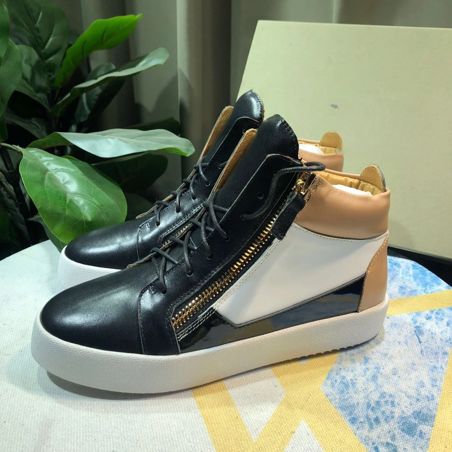 

Top Hight Quality Casual Sneakers For Men and Women Real Leather Brand Designer Unisex Tennis Shoes GZ Zipper Loafer Shoes G654