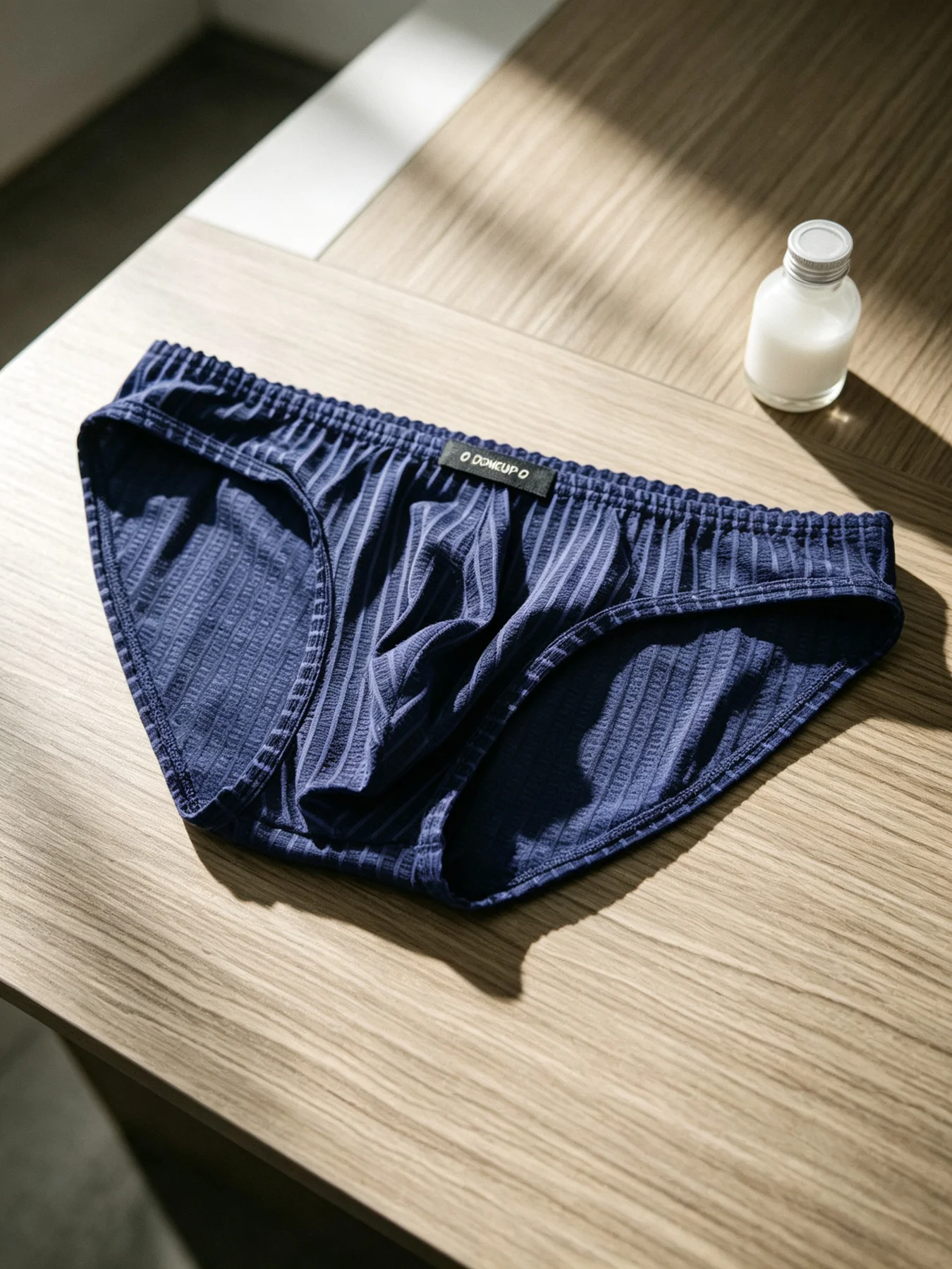 Men's Retro Vertical Stripe Briefs Lightweight Breathable Sweat Free 3D Pouch Design Underwear For Daily Beach Vacation