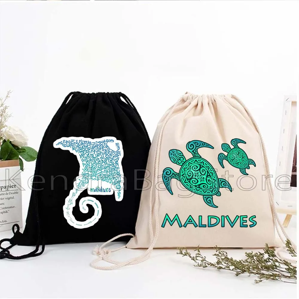 

Винтажные Мальдивы Флаг Манта Карта Пальмы Закат Пляж Океан Пейзаж Холст Сумки на шнурке Футбольный рюкзак Сумка-рюкзак Сумка на шнурке