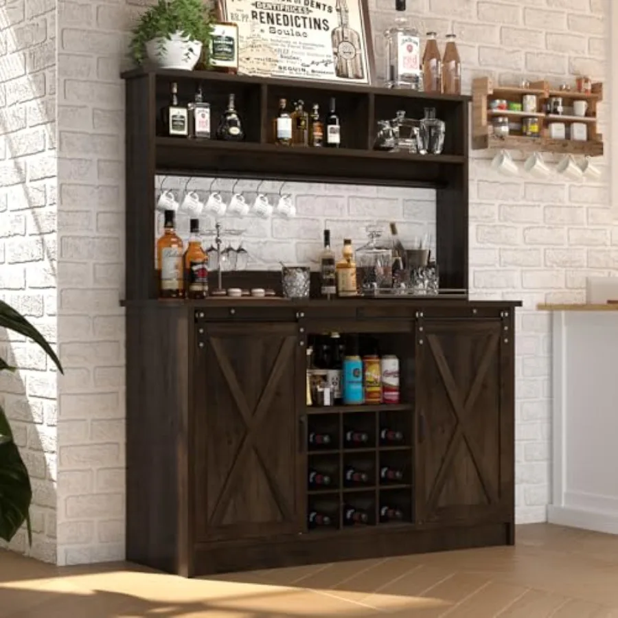 Mueble de Bar Estilo Rústico con Almacenamiento, Bar para 47 Botellas de Vino con Puertas Correderas Tipo Granero y 3 Armarios de Almacenamiento con 6 Ganchos 9