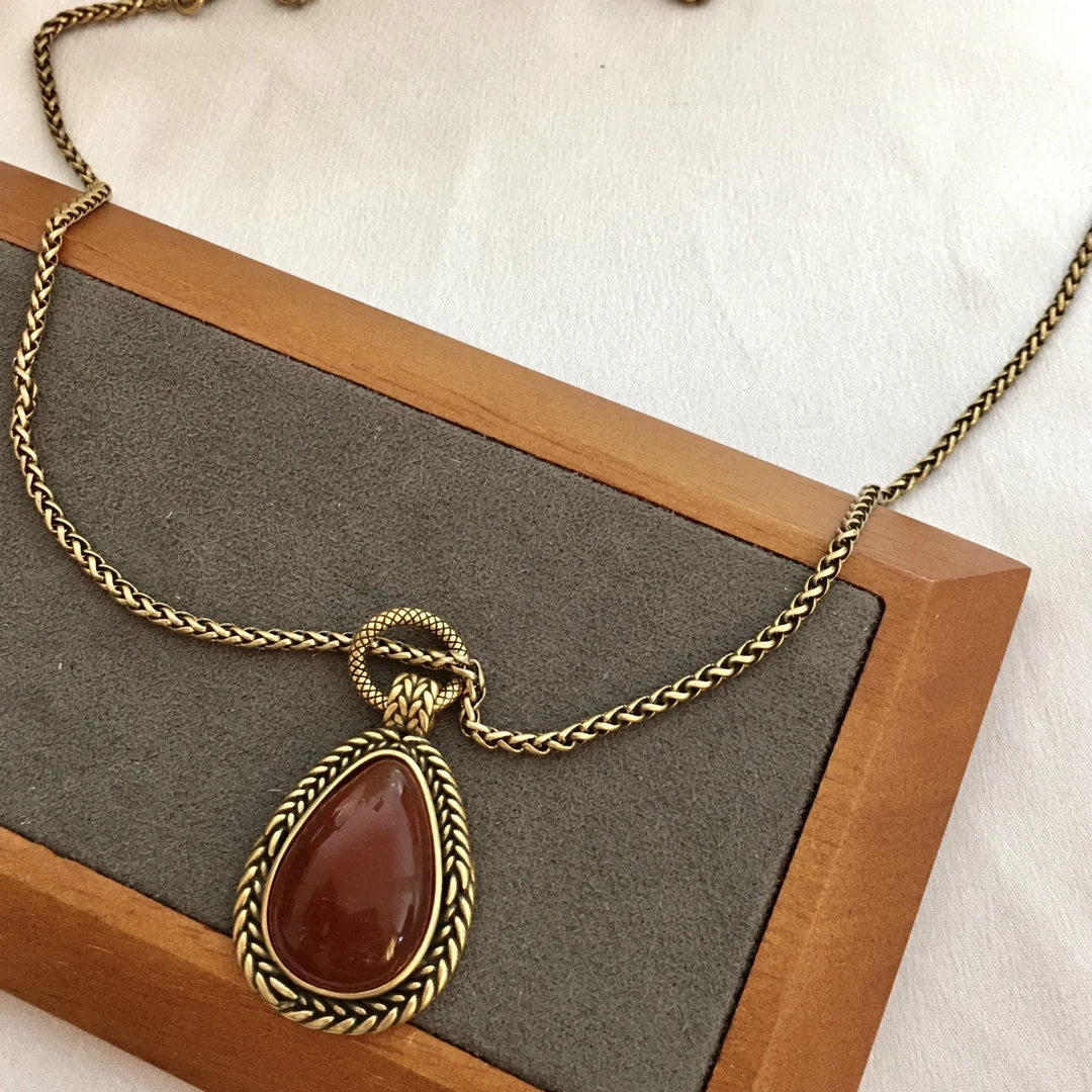 24new Vintage court style red agate water drop pendant necklace