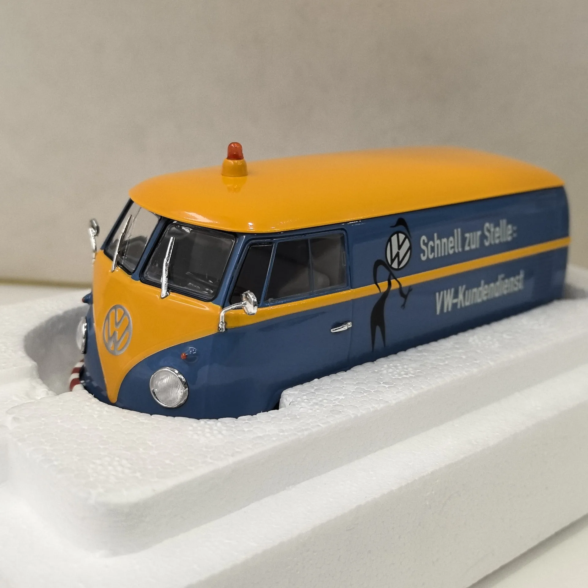 

Diecast SCHUCO 1/32 Scale VW T1B VW Van Alloy Car Model Collectible Toy Gift Souvenir Display Ornament