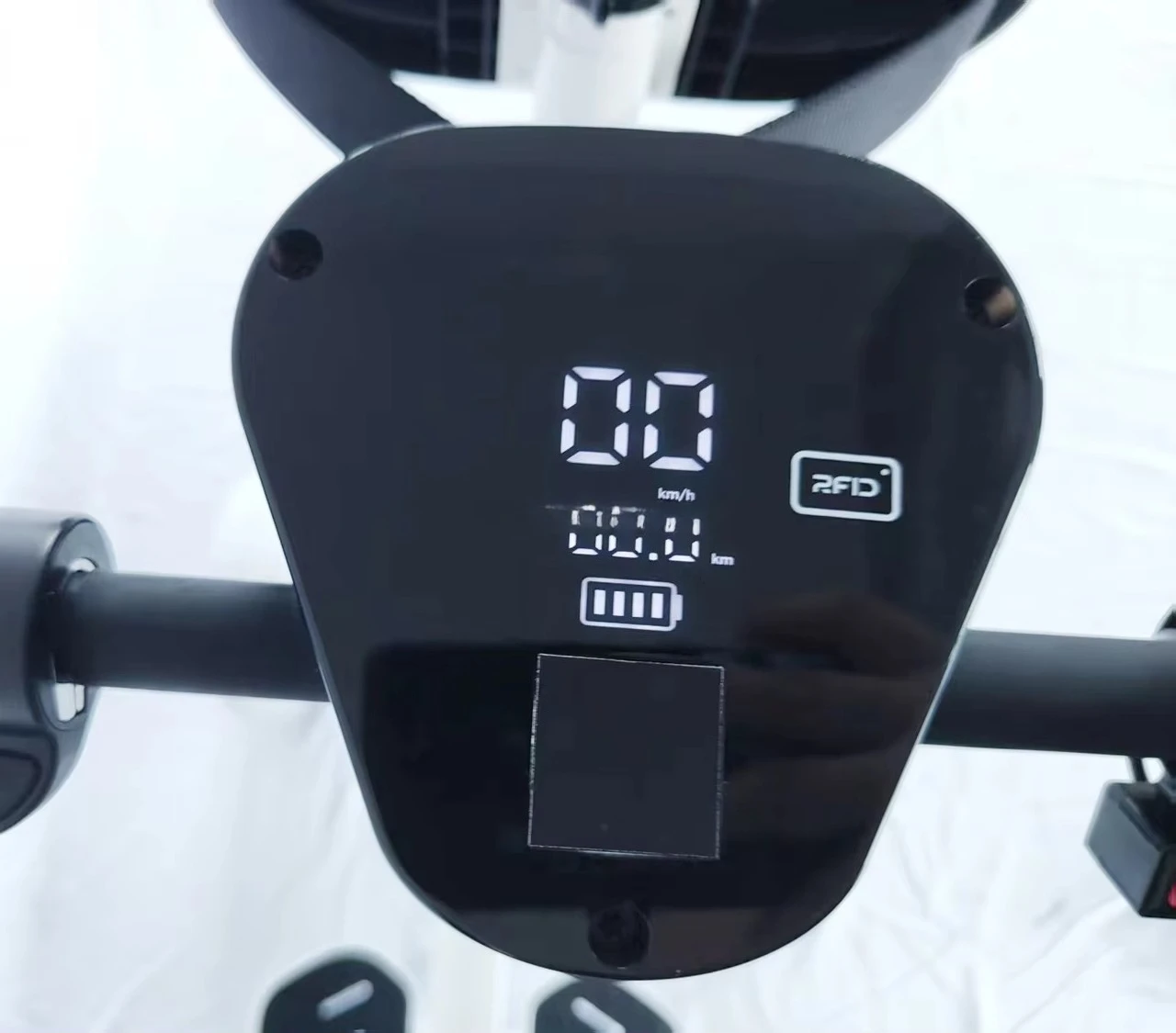 Vierwielig elektrisch golfskateboard met 48V LG-batterij