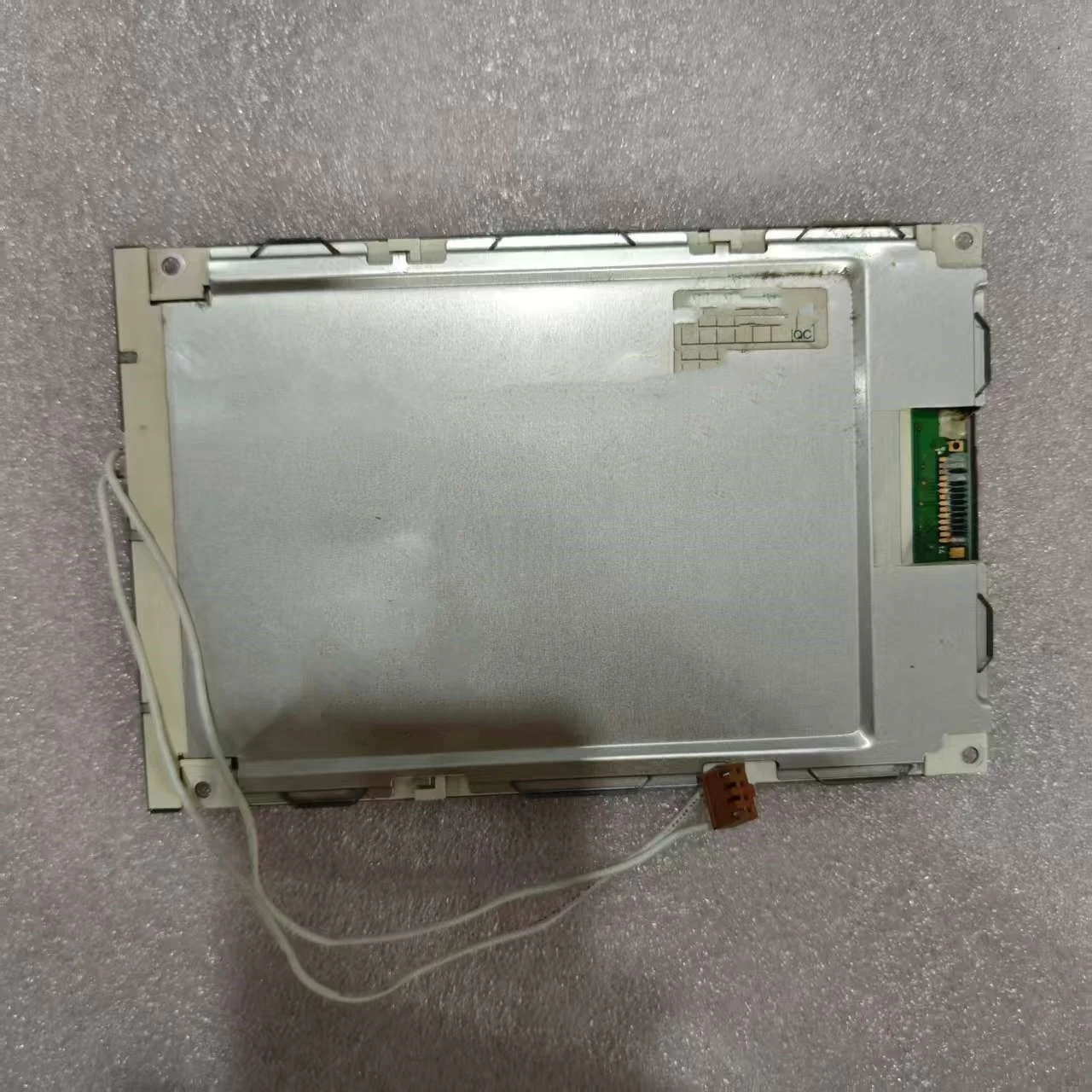 Écran LCD SP14Q002-A1