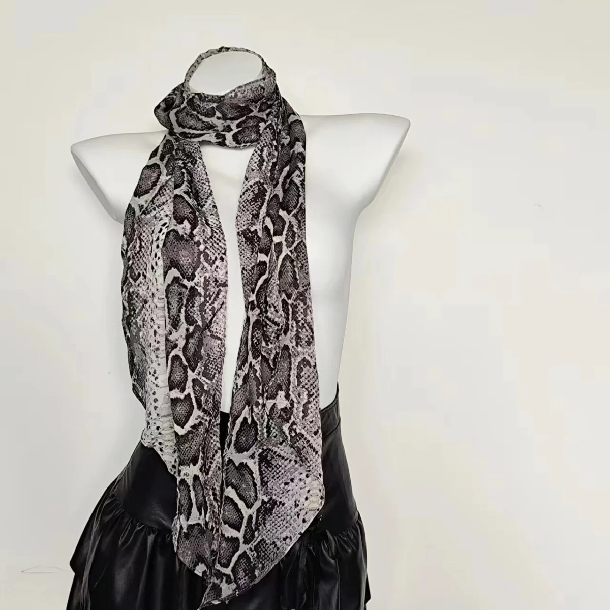 Y2K Snake Print Thin Chiffon Neck Scarf Retro Leopard Pattern Bandana Necktie Hair Bag Decor Ribbon for Women Streetwear