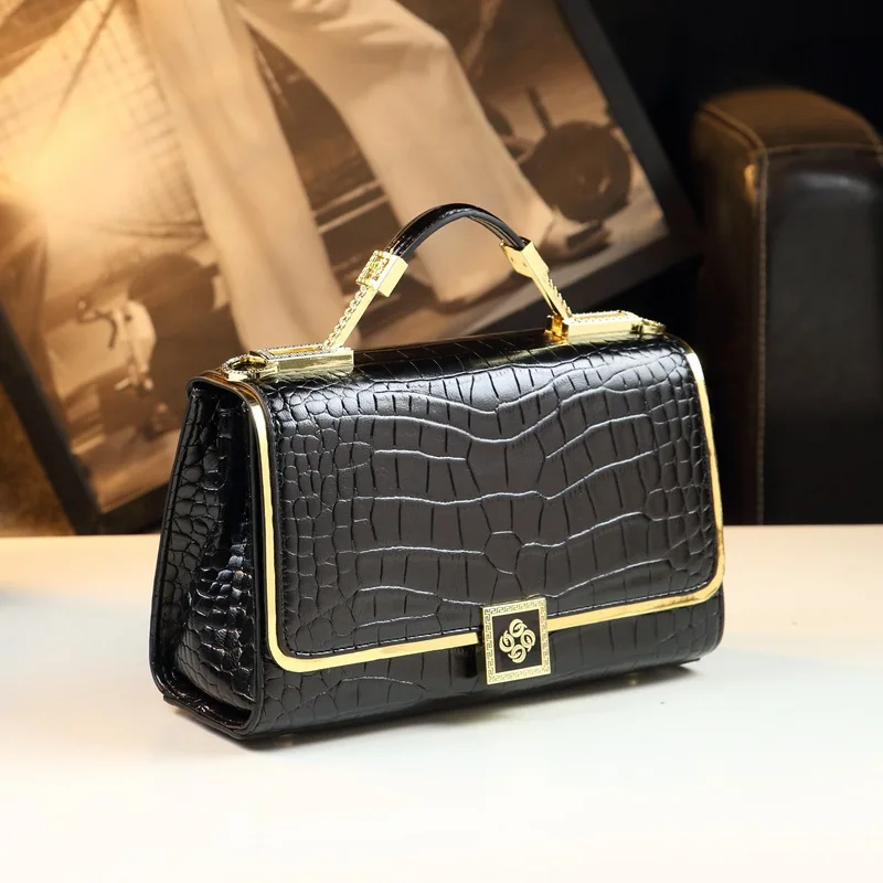 Vintage three-dimensional embossed structured box bag with exquisite metal trim, small handbag commuting and parti
