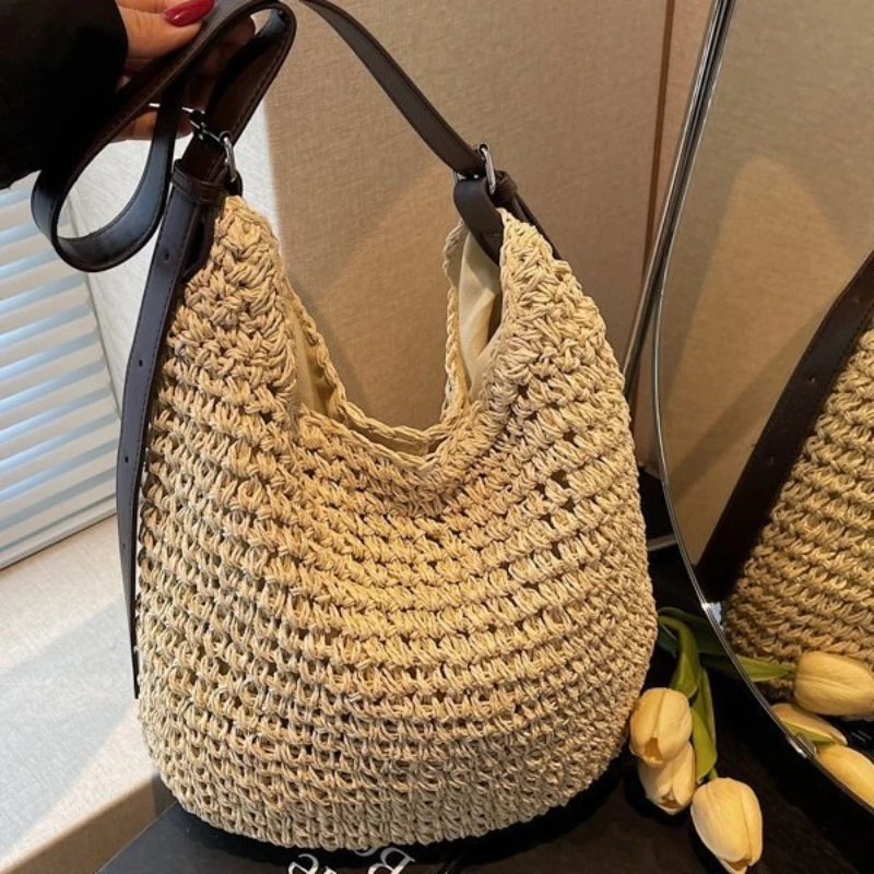 

Large Capacity Straw Woven Shoulder Bag for Women 2025 New Niche Woven Vacation Style Beach Casual Armpit Bag