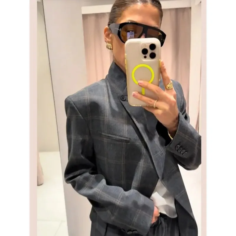 

Women's irregular checkered sports jacket, fashionable stand up collar long sleeved split loose short jacket
