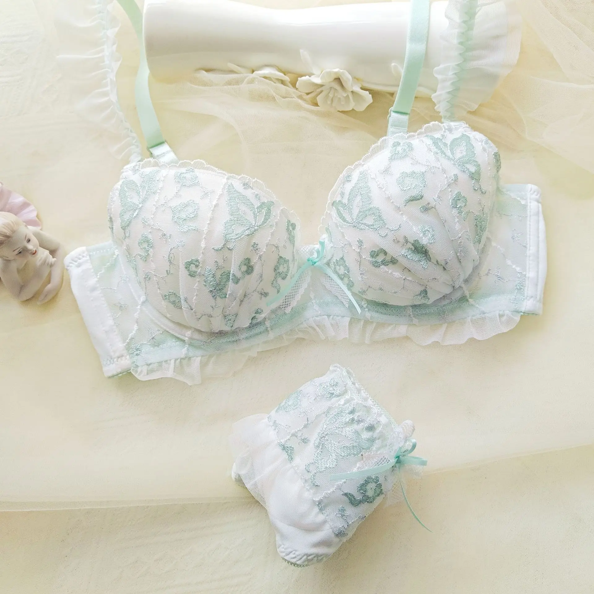 Silver Thread Embroidered Lingerie Breifs Suit Butterfly Cute Ruffle Student Underwear Underwire Padded Comfortable Bra Set