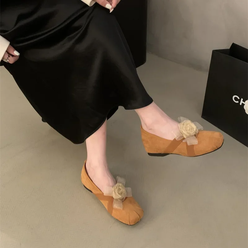 New 2cm Square Heel Round Toe Ballet Shoes Imitating Suede Retro Camellia Flat Shoes Cross Elastic Mary Jane Single Shoes 35-40