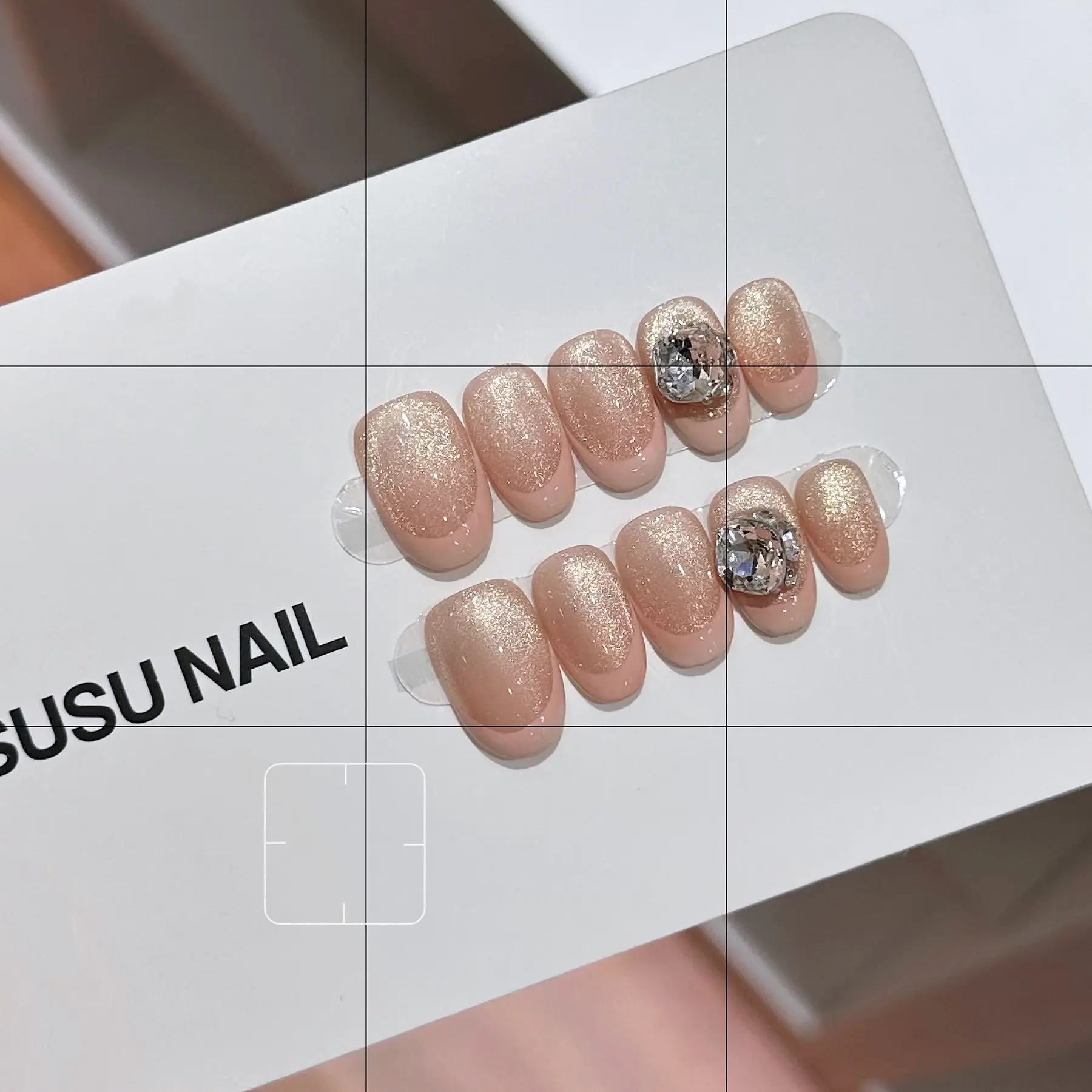 

[Simple] New white flash cat eye French manicure wearing nail light luxury phototherapy manicure wholesale