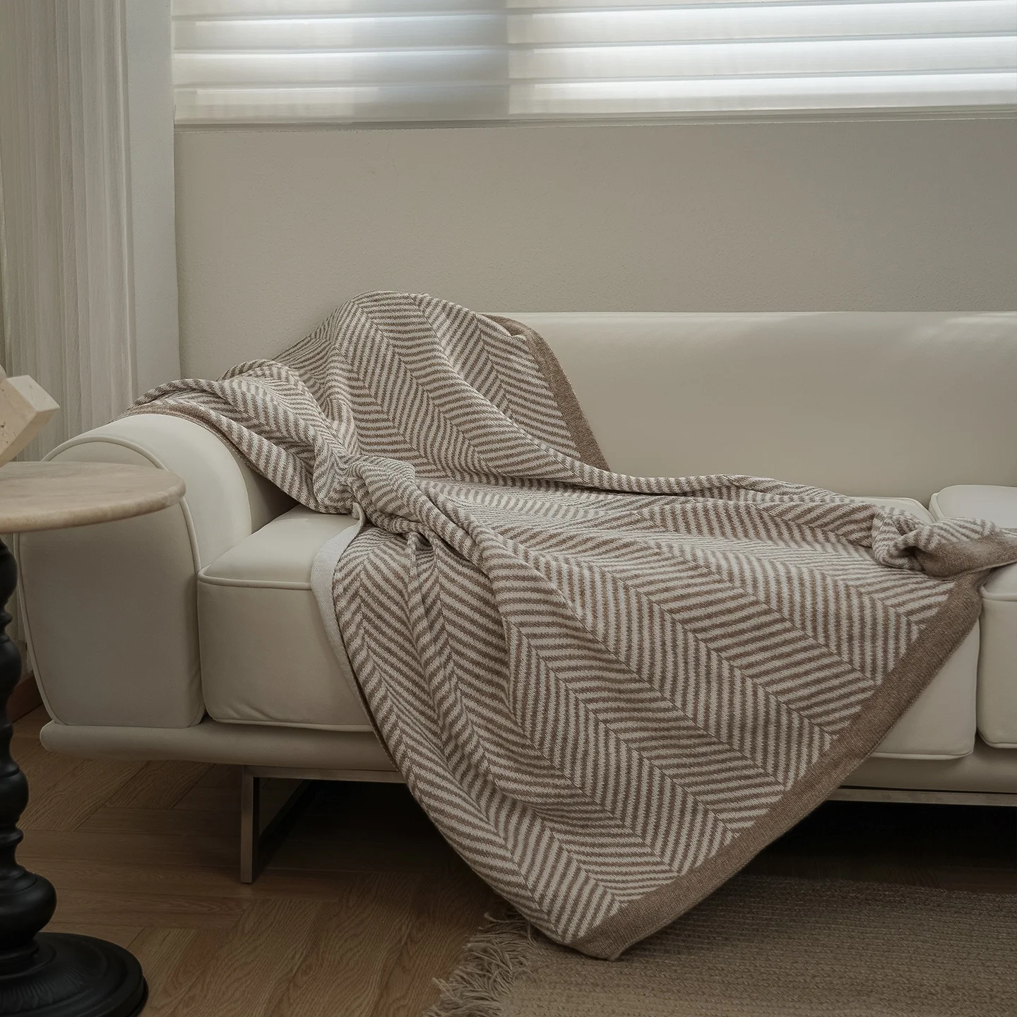 

Скандинавский вязаный плед для дивана в гостиную, простой, с геометрическим узором, из полиэфирного волокна