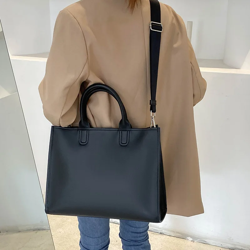 New Tote Bags Fashion Shoulder Bags Korean Commuter Leisure Women\'s Bags Versatile Street Trend High Capacity Lady Crossbody Bag