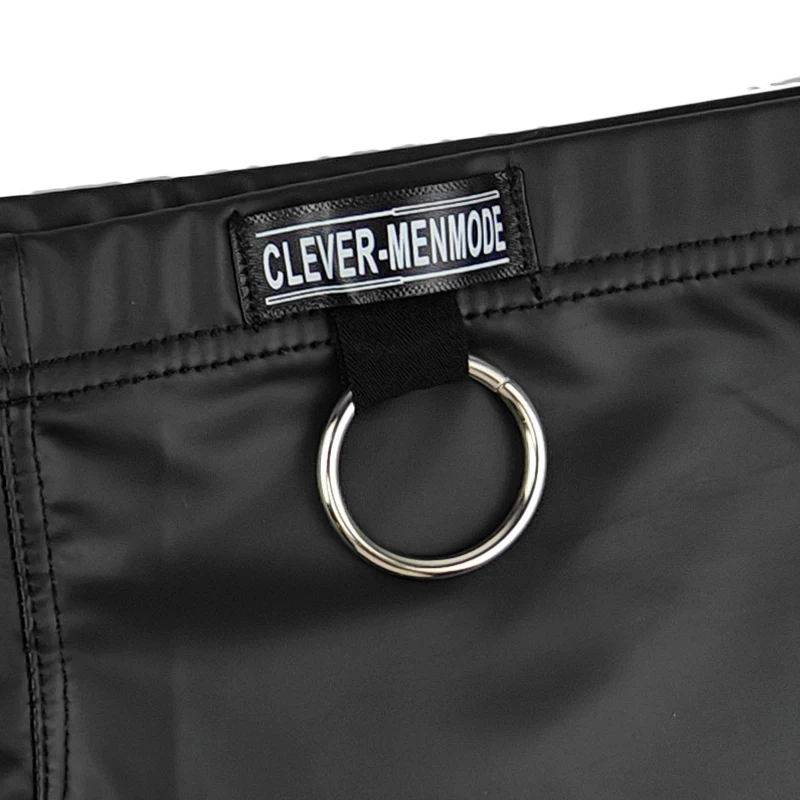 CLEVER-MENMODE Sexy Wetlook PU Sollevato Pene Bag Boxer Metallo O-Ring Ecopelle BDSM Mutandine Slip Esotico Mini Lingerie