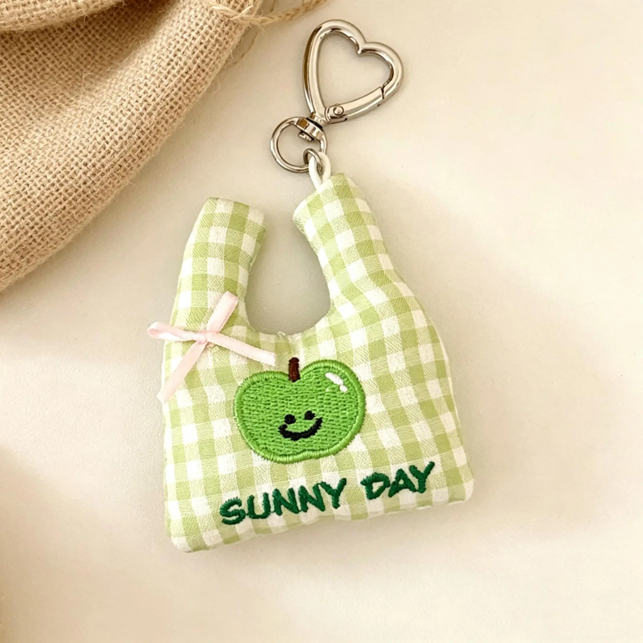 4pcs Handmade Embroidered Mini Tote Bag Pendant Cute Fruit Plaid Bag Charm Heart Buckle Keychain Birthday Gift Bag Decoration.