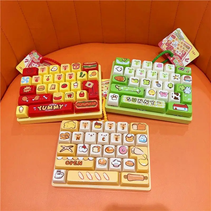 Heißer Anime 26-Tasten-Tastatur-Schlüsselanhänger Stressabbau-Fidget-Spielzeug Tastaturknopf Finger-Clicker Rucksack-Anhänger Weihnachtsgeschenk 1 Stück – Detail 9