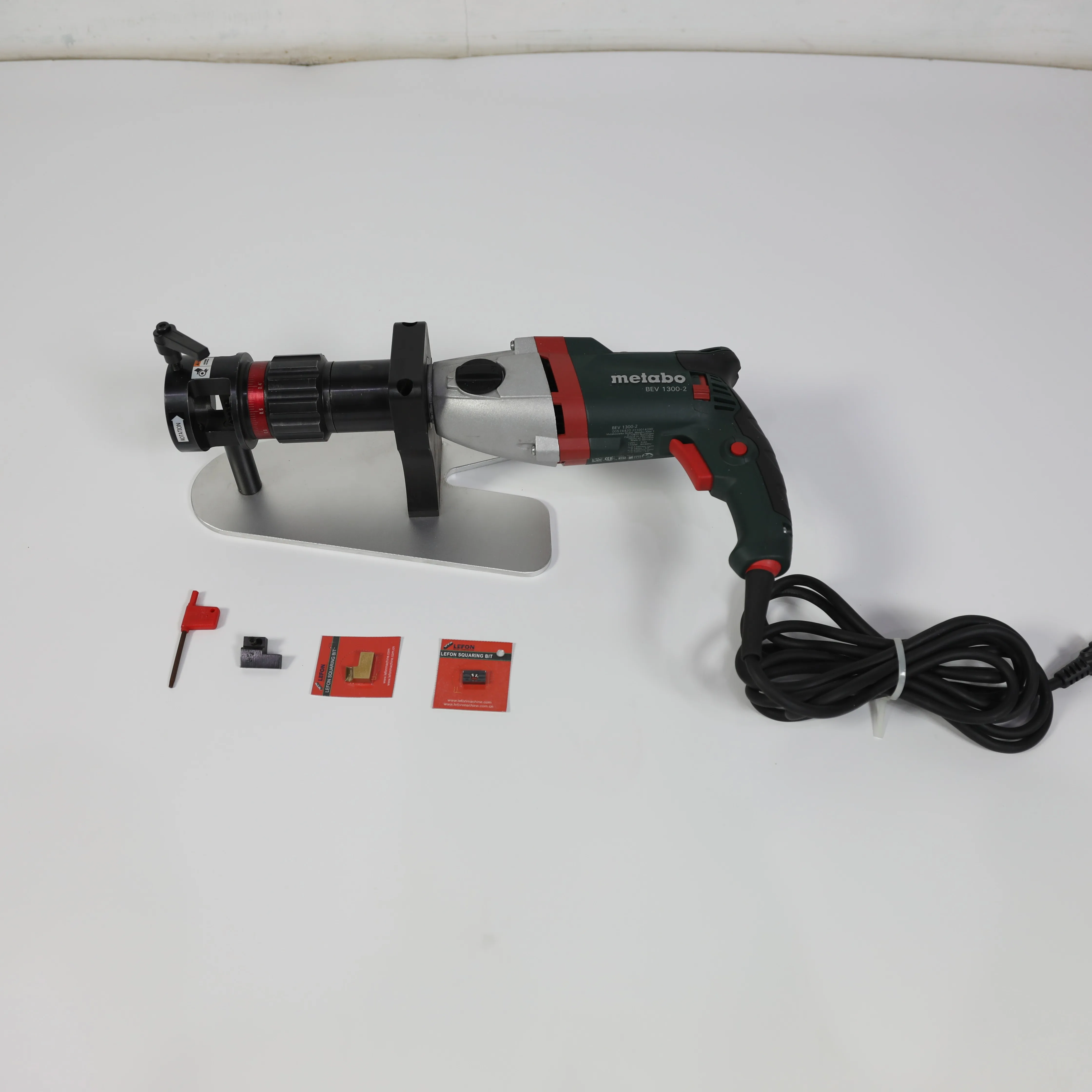 Macchina per tubi elettrici SD1.5 per tubi da 0,125-1,5" con ampia gamma di collezioni pronta per la saldatura orbitale