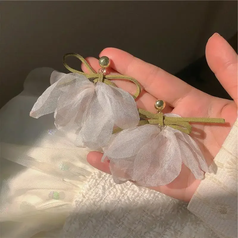 الصيف الحلو الشيفون زهرة الأذن كليب نمط جديد الأقراط الأنيقة الأقراط الرائعة والطازجة الإناث المتخصصة تصميم الملحقات