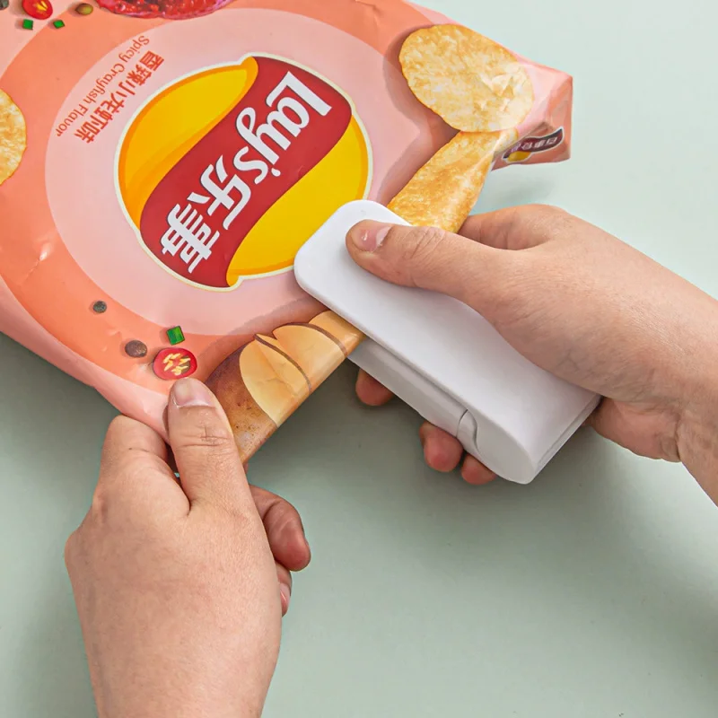 

2025 sealing machine mini portable sealing clip hand pressure heat sealing machine food fruit snacks preservation small tools