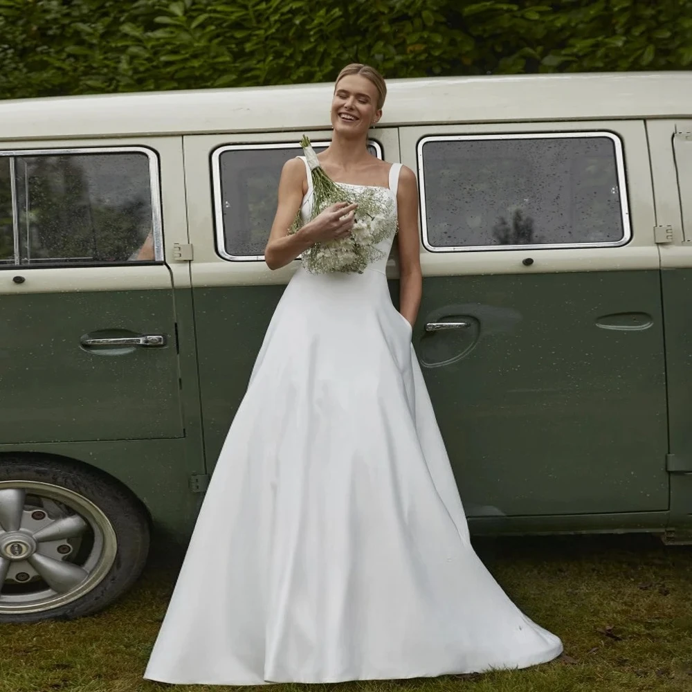 Customized Elegant Square Collar Spaghetti Straps Open Back A-Line floor length Wedding Dresses white satin 2026 new Bride Gowns
