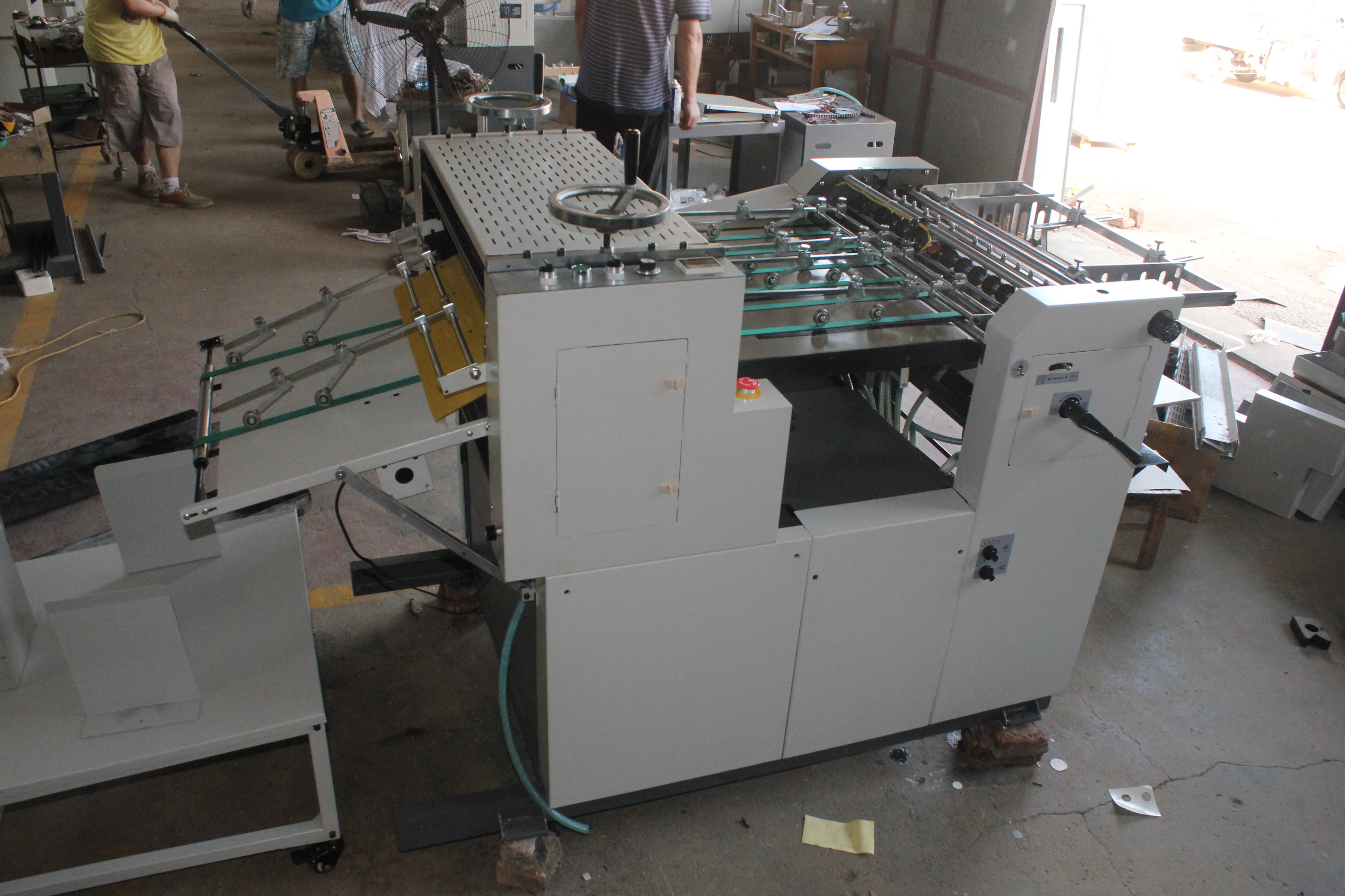 Fully Automatic Cnc Design Embossing Machine on Brass Plates for Clothing Paper and Leather