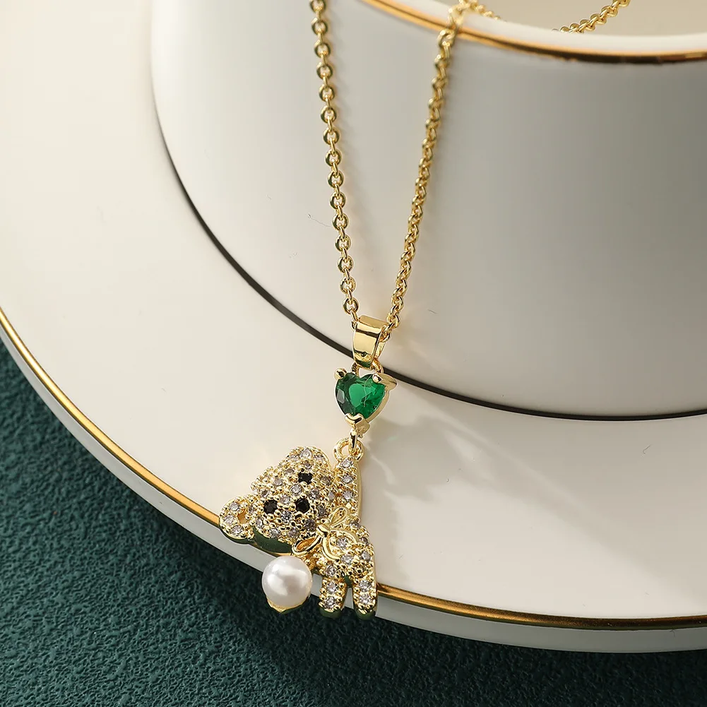 Sweet and cool vitality style: sweet and cool diamond-filled love bear pearl chain, multi-color clavicle chain, energetic and gi