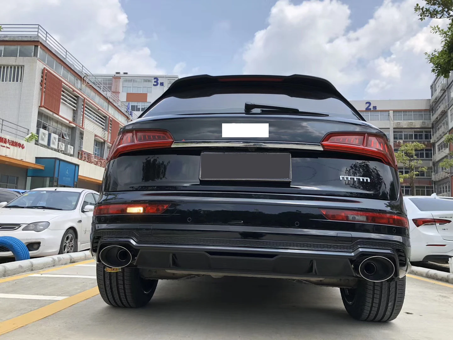 Q5 MTM Style Rear Diffuser For 2018 to 2020 S-line SQ5 Modification Glossy Black PP Material S-line Q5 MTM Rear Lip Tail Throat