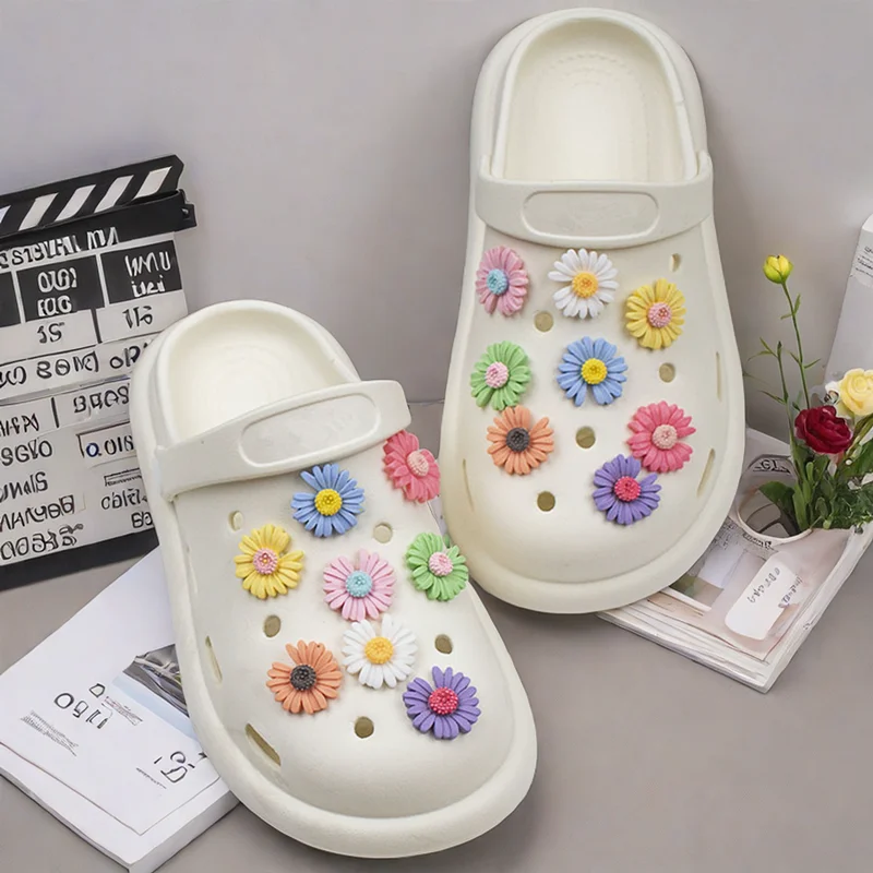 New Daisy flower Hole shoe Charms Designer DIY Shiny Bling Shoes accessories Decaration for Clogs Kids Boys Women Girls Gifts