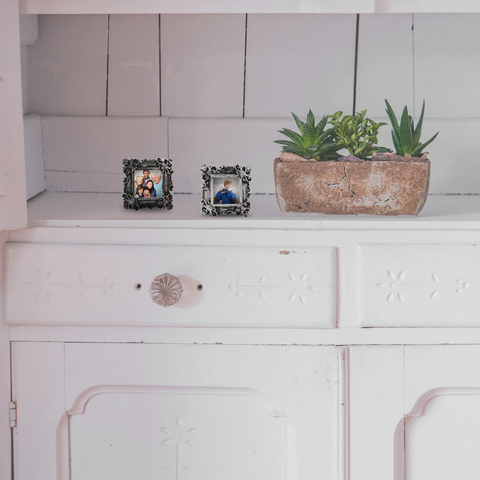 

2 Pcs Mini Photo Frame Picture Frames Vintage Decor Resin Miniature Dollhouse Bulk Decorative