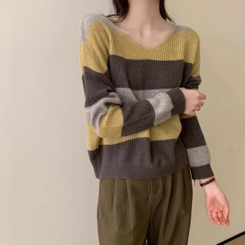 

Korean Style Retro Loose Soft Comfortable Color Blocked V-neck Knitted Sweater Spring/Autumn New Elegant Fashion Casual Lady Top