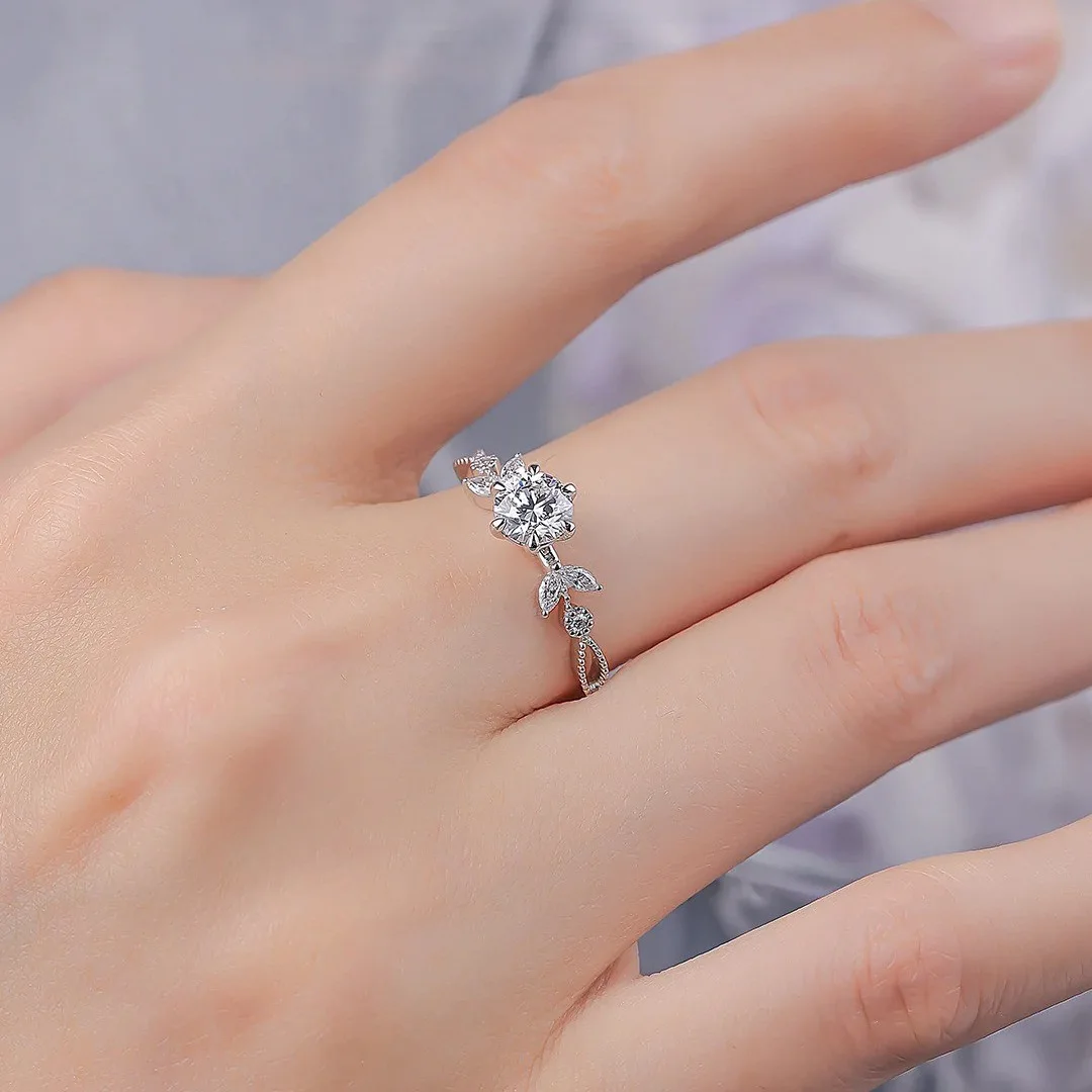 Women's Zhilan Lixiang Ring PT950 Platinum 1Ct Moissanite - Slim band flatters fingers, flower setting enhances stone