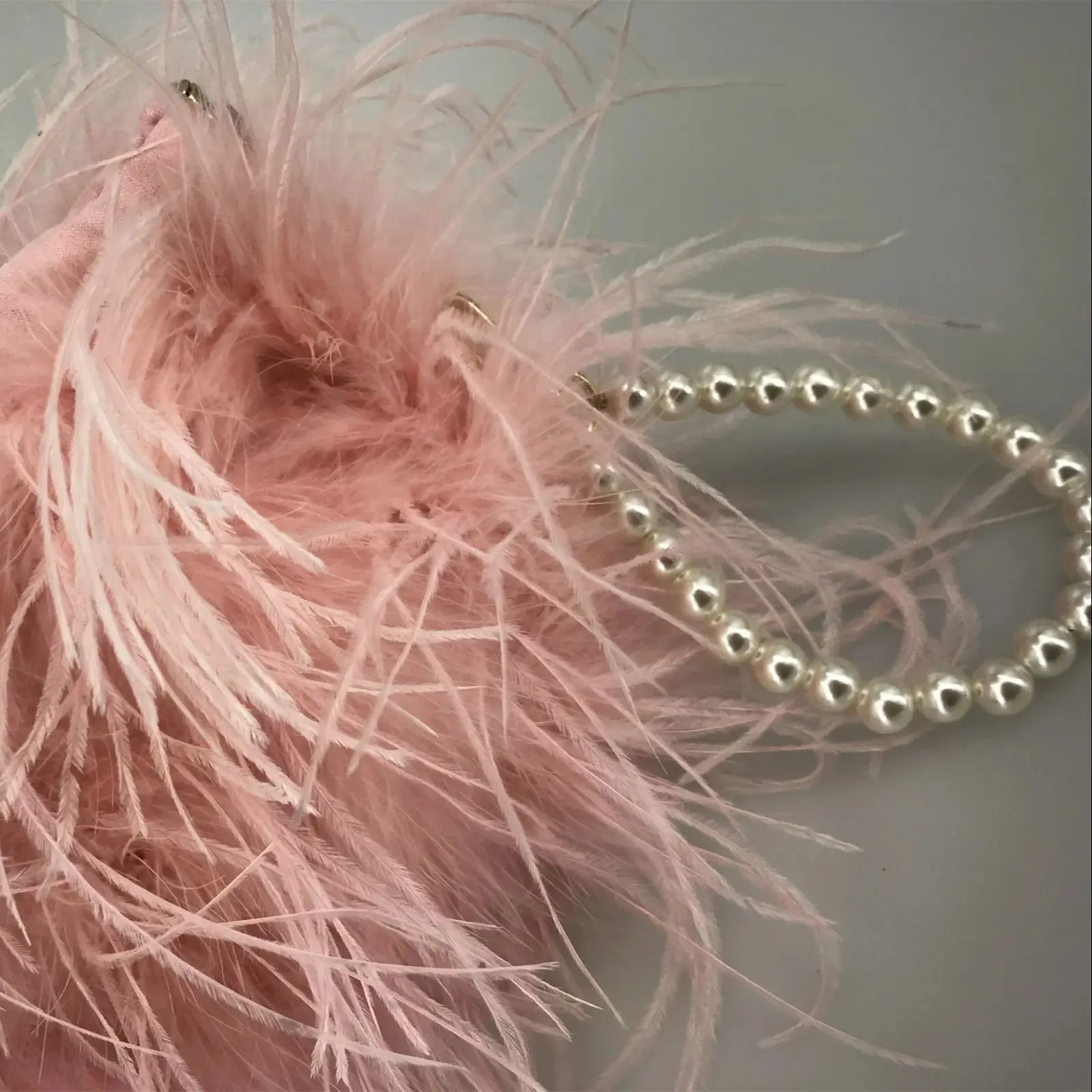 Ostrich Feather Handbag for Women, Mini Purse, Clutch with Pearl Chain, Luxury Party, 2026 Peach Fuzz 220608