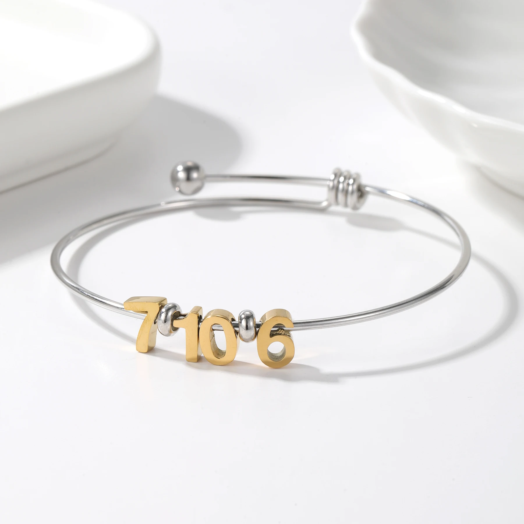 Personalisiertes Anfangsbuchstaben-Armband, personalisiertes Buchstaben-Armband, verstellbares Buchstaben-Armband, Muttertagsgeschenke, Familienschmuck