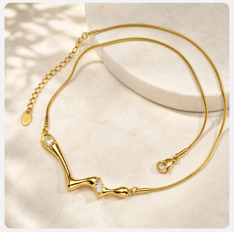 Vnox Minimalistischer, zarter Zirkon-Geometrie-Anhänger für Damen, vergoldet, mit Kristallen, Flüssigmetall-Kette, wasserdicht – Detail 6