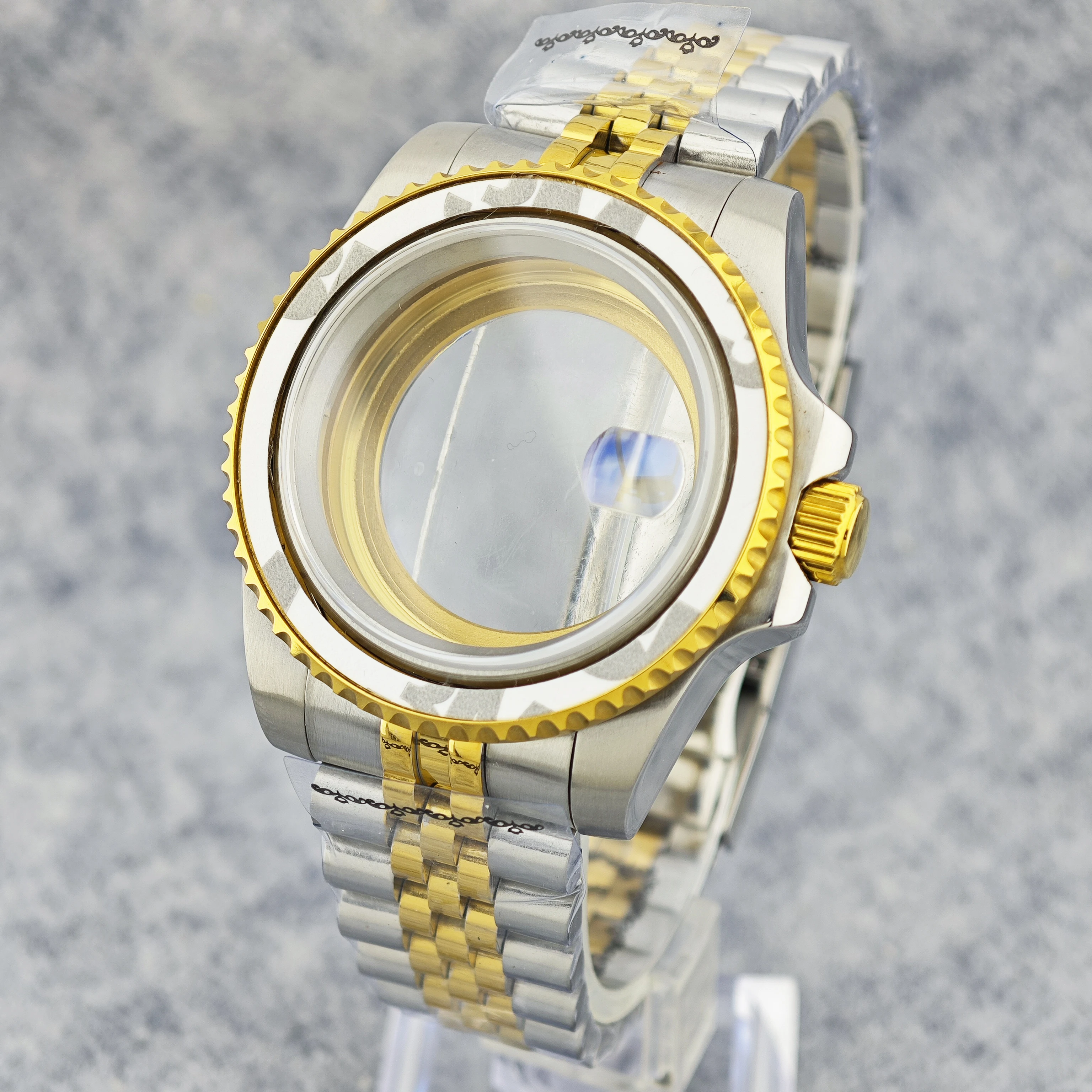 

NH35 case 40mm 120-click bezel crafted from refined 316L stainless steel paired adjustable folding clasp Sapphire glass