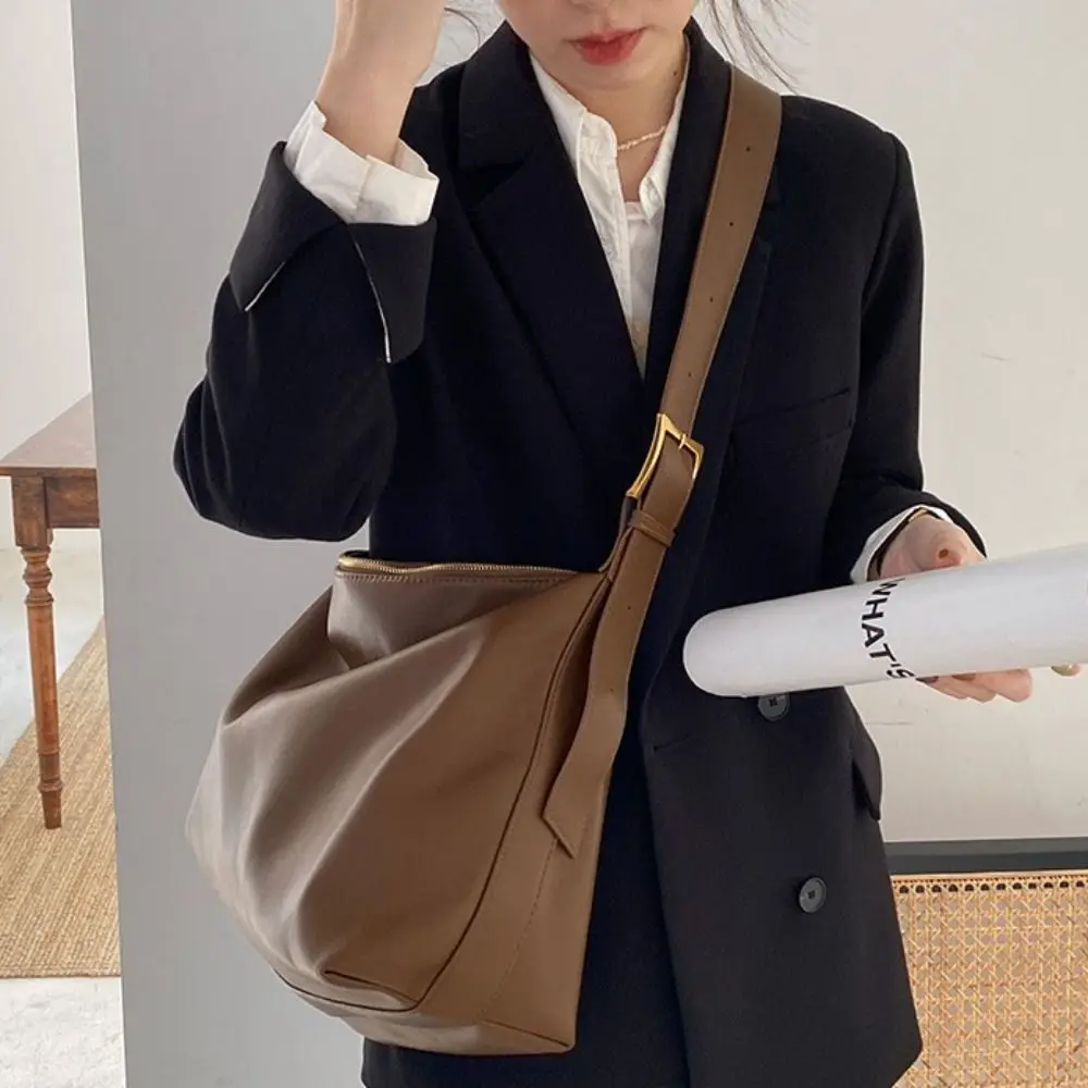 

Fashion Soft Leather Messenger Bag Soft Collapse Korean Crossbody Bag Minimalist Shoulder Big Bag Women