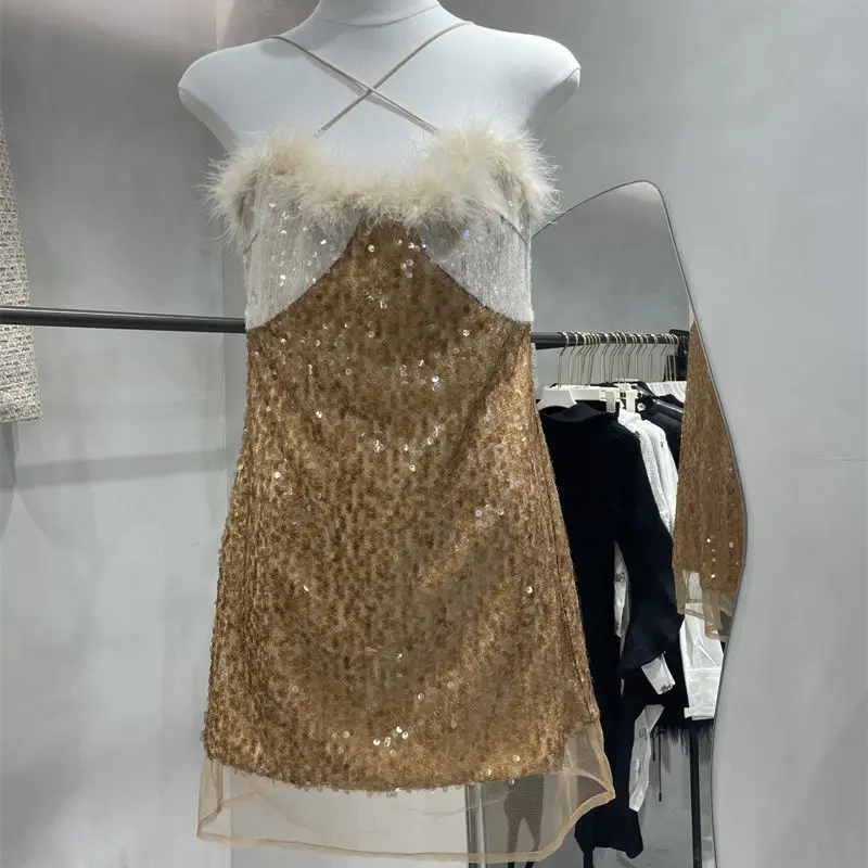 

2023 Spring Women Fashion Sexy Spaghetti Straps Dress Luxury Sequins Feathers High Waist Slim Club Party Mini Dress Y3518