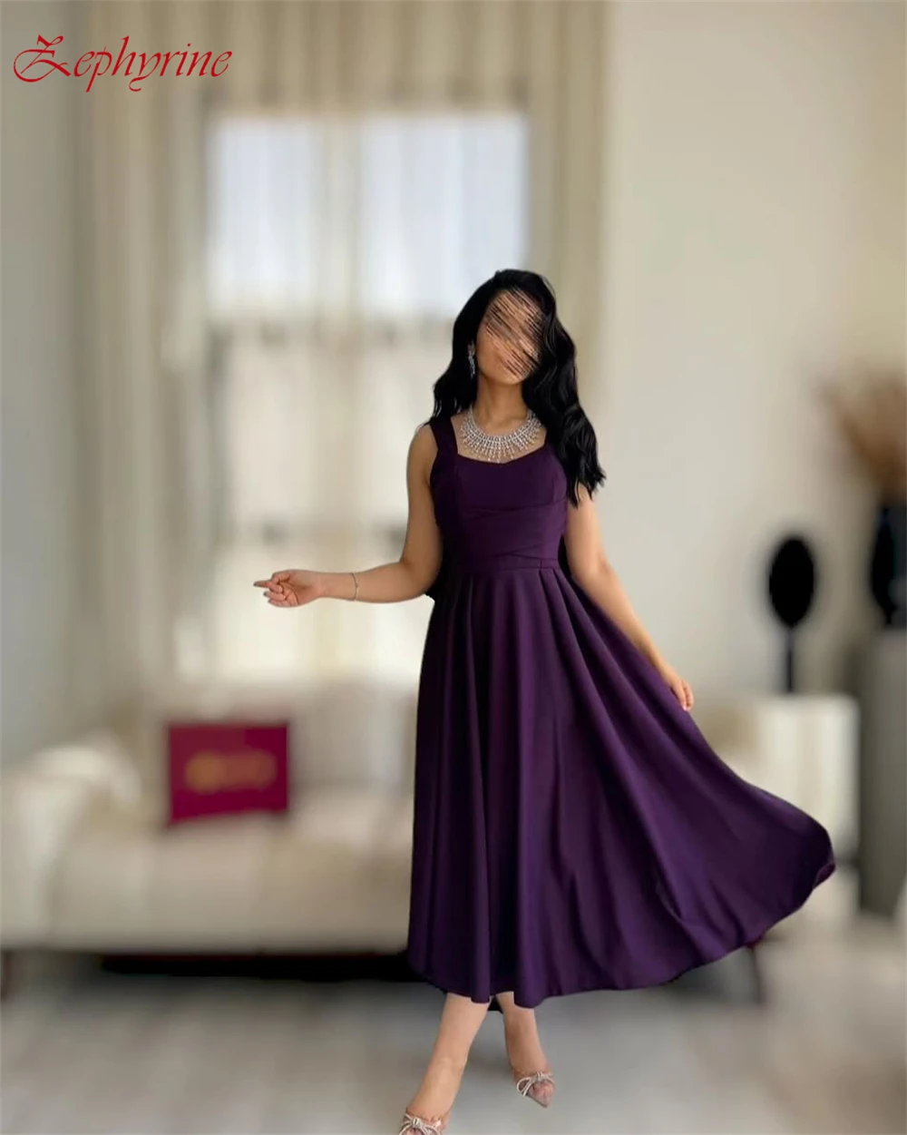 사용자 정의 절묘한 보라색 스퀘어 칼라 이브닝 드레스 우아한 새틴 민소매 댄스 파티 드레스 공식 생일 파티 Dresse