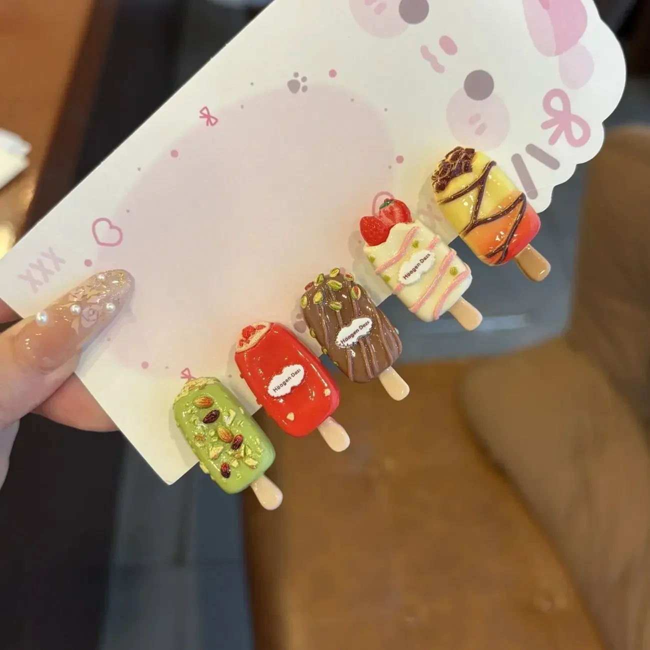 مشابك شعر صغيرة لطيفة على شكل آيس كريم للشوكولاتة، إكسسوارات شعر على شكل رسوم كرتونية إبداعية، بطاقات شعر متعددة الاستخدامات للأطفال والكبار #4