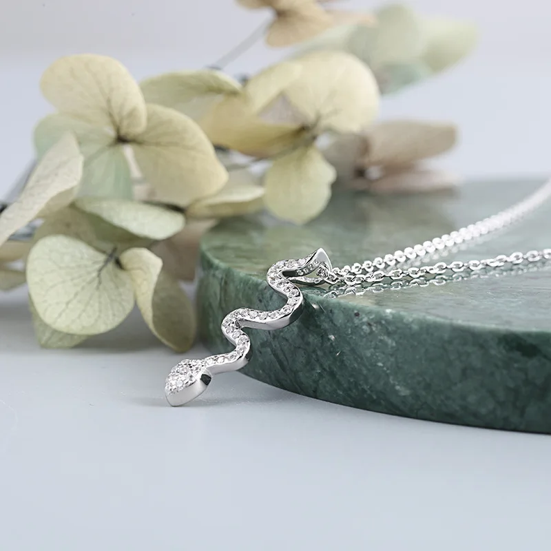 جديد S25 الفضة النقية الزركون الأفعى قلادة قلادة مع سلسلة الترقوة مزاجه الأوروبية والأمريكية للنساء #4