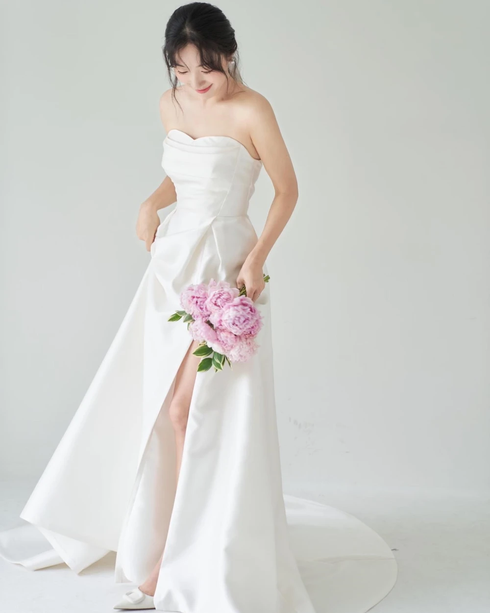 

SONDR Strapless Custom Made A-Line Side Split Ivory Wedding Dresses Sleeveless Satin 웨딩드레스 Brides Gowns for Women Bridal Dresses