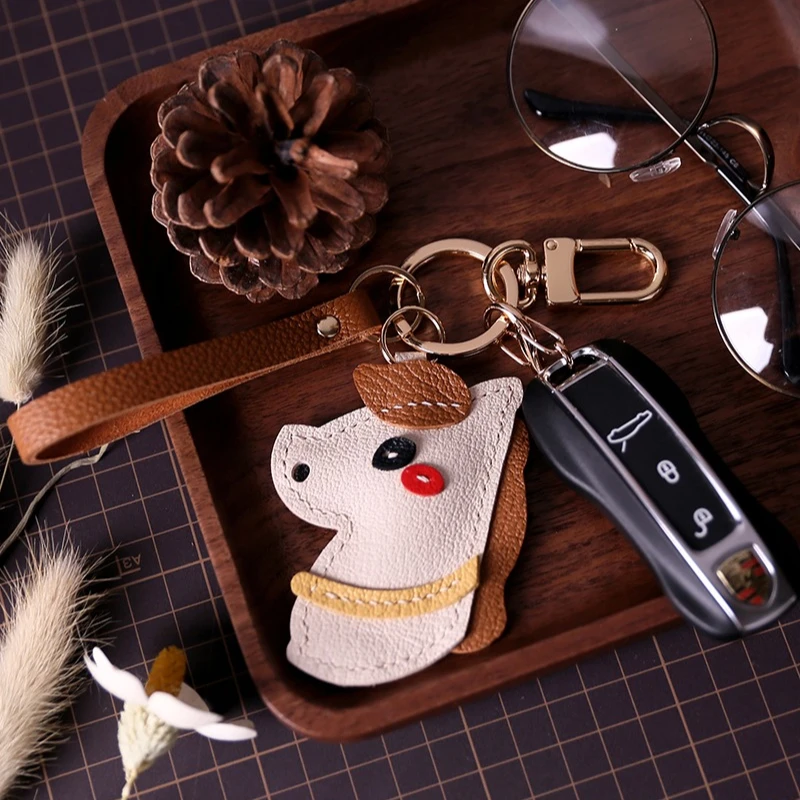 

Подвеска с изображением головы лошади, подвеска из французской овчины, сумка для телефона, брелок из натуральной кожи ручной работы.