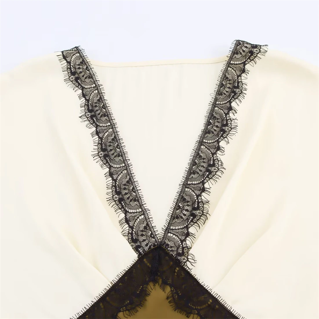 Nowa damska sukienka midi z koronką i motywem jemioły na rok 2025, z jedwabnej satyny o fakturze, o kroju A-line, idealna na przyjęcia świąteczne.