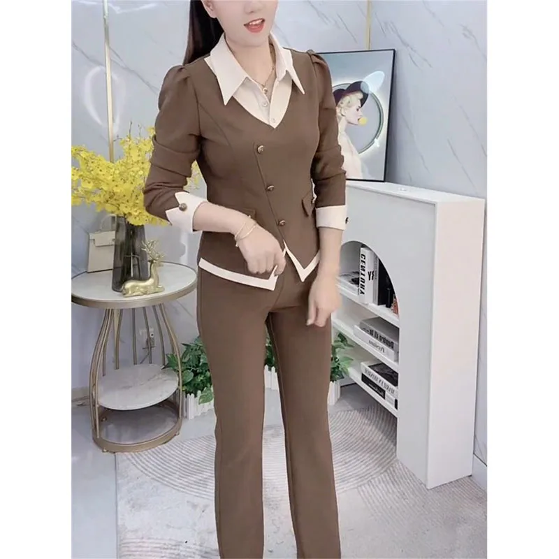 2025 primavera y otoño moda reductor de edad adelgazamiento costura falsa camisa de dos piezas abrigo con cuello + pantalones casuales traje de dos piezas
